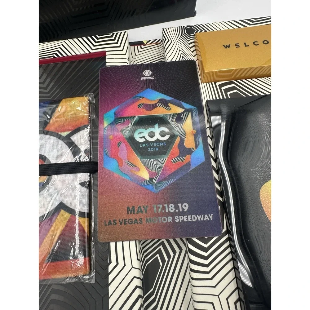 EDC Las Vegas 2019 Exclusive Festival Keepsake Box Set Collectible Gear‎ - Picture 6 of 8
